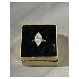 14k Gold Ring Oval Shaped Clear