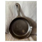 Unmarked Wagner 6.5' Cast Iron Skillet