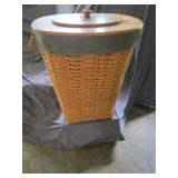Longaberger 23' Oval Wastebasket 2002, Lid &