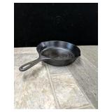 9" Wagner cast Iron Pan