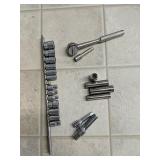 Assorted ratchet & sockets
Snap-on