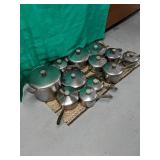 24 PC Pot, pans & Lids