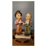 Hummel Goebel Figurine 
Hum 130
Duet
5.5"