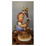 Hummel Goebel Figurine 
Hum 141
Apple tree girl