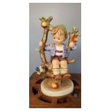 Hummel Goebel Figurine 
Hum 142
Apple tree boy