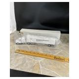 ERTL Michigan Kenworth
Peter built cab with