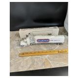 ERTL Country fresh
Peter built cab with