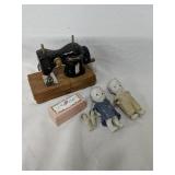 1975 Holly hobby mini sewing machine
Small