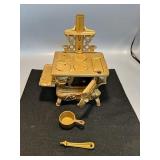 Cast iron stove 9" Tall