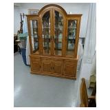 Oak China Cabinet 
Made in Canada
7.5