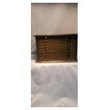 Antique
Small wooden cabnet