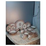 Fair Lady dish set
Severn America