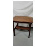 Vintage wood table
 29" Tall 22"x30"