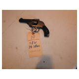 (18) Smith & Wesson 38 Spec, (Has broken grip)