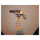 (26) US Revolver 32 Cal Hammerless