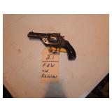 (31) F&W old revolver, Cal ?