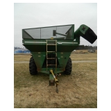 E-Z Trail 475 grain cart w/ side auger