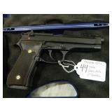 Lot#44 Baretta 92 FS 9mm pistol 5" barrel 15 shot semi auto