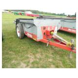 New Idea 3709 manure spreader