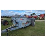 New Idea 3618 manure spreader