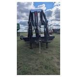 Flatbed gooseneck trailer with ramps and beavertail