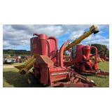 New Holland 352 grinder mixer
