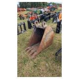 Backhoe bucket
