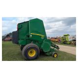 John Deere 450M round baler