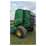 John Deere 450M round baler