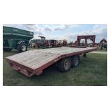 Double axle flatbed trailer with beaver tail and ramps