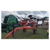 Kuhn 6 wheel hay rake
