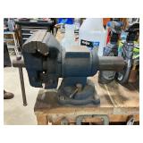Bench vice