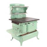 C. 1890-1910 Quaker Grand Enamel Cast Iron Stove
