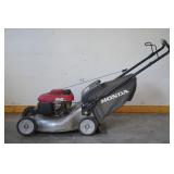 Honda HRR216 Gas-Powered Self-Propusion Mower