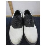 SPIKELESS GOLF SHOES -- 10