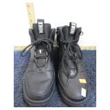 NIKE SHOES -- 7.5