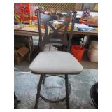 SWIVEL BAR STOOL