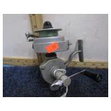 PFLUEGER PELICAN FISHING REEL