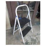FOLDING STEP STOOL