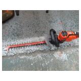 BLACK & DECKER HEDGE TRIMMER