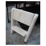FOLDING STEP STOOL