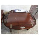 TEA SERVICE STYLE TABLE