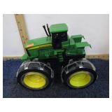 JOHN DEERE TOY TRACTOR W/ LIGHT-UP WHEELS