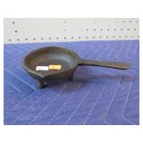 SMALL CAST IRON SPIDER DIPPER