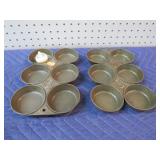 2-- MUFFIN BAKING PANS