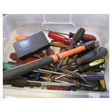 ASSORTED SCREWDRIVERS & CLAW HAMMER