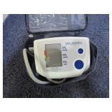 BLOOD PRESSURE MONITOR