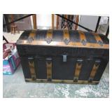 VINTAGE CAMEL BACK TRUNK