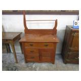 ANTIQUE OAK WASH STAND -- TOWEL HOLDER BROKEN