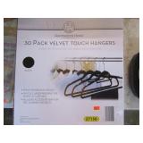 VELVET CLOTHS HANGER